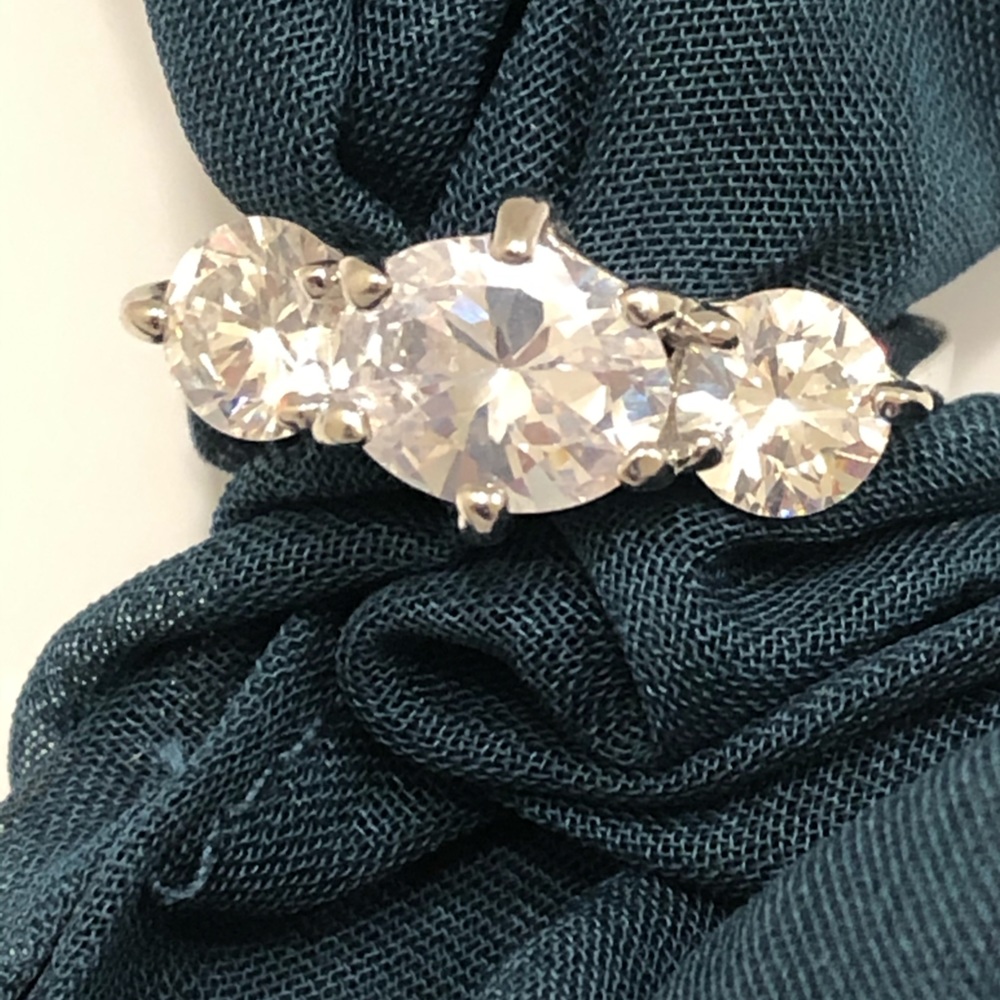 Timeless ring - Picture 1 of 9